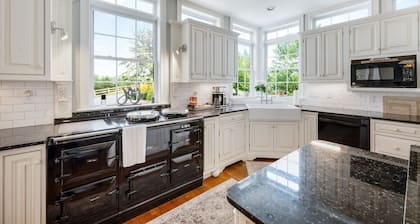 Summer House a Luxury Country Retreat