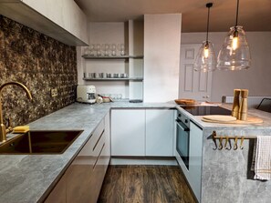 雪櫃、焗爐、洗碗機、咖啡機/沖茶器