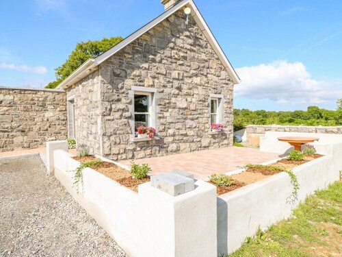 Charming 3-bedroom cottage in Dromineer, Lough Derg with WiFi