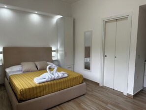 1 chambre, fer et planche à repasser, draps fournis