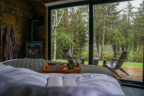1 bedroom, free WiFi, bed sheets - Private Vacation Rental Cabin with views on Minnesota's North Shore (Tofte)