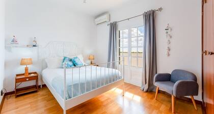 Sunny & Calm 4 BDR House W/ Pool by Lovelystay
