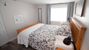 Unclassified image, 5 of 18, button - Centennial Guest Suite (Powell River)