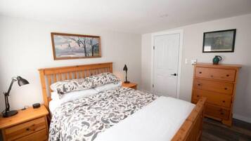 1 bedroom, desk, iron/ironing board, free WiFi