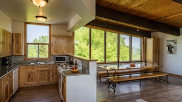 Classic Chalet, 6 Bedrooms, Hot Tub | 6 bedrooms, free WiFi