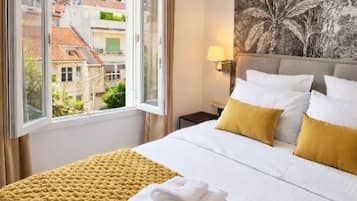 Una scrivania, ferro/asse da stiro, Wi-Fi gratuito, lenzuola