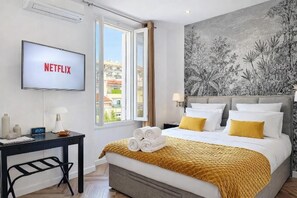1 bedroom, desk, iron/ironing board, free WiFi - Palais des Festivals à 3 Minutes - Rue Felix Faure (Cannes)