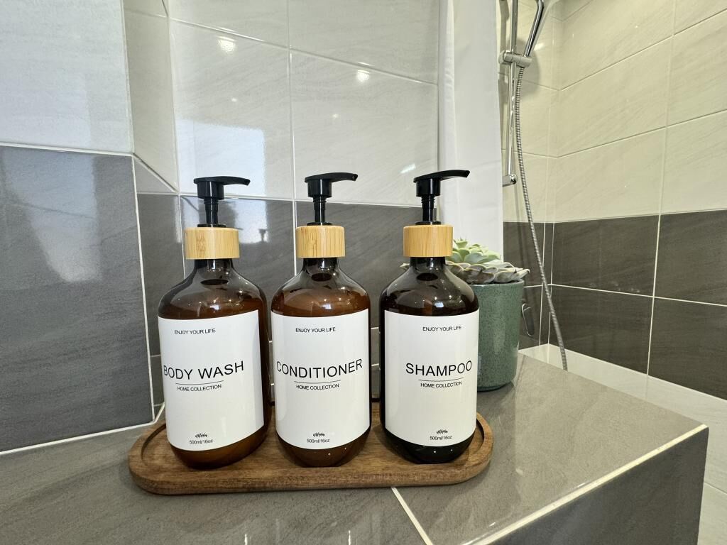 淋浴设施、吹风机、毛巾