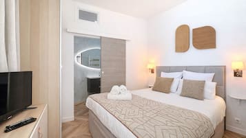 1 bedroom, desk, iron/ironing board, WiFi (free)
