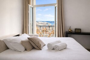 1 sovrum, skrivbord, strykjärn/strykbräda och gratis wi-fi