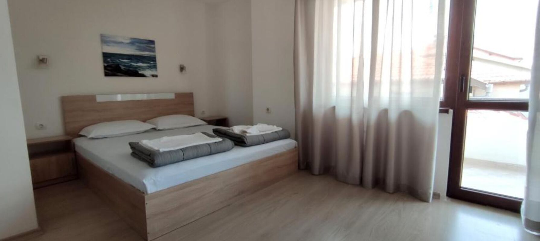 2 habitaciones, tabla de planchar con plancha, wifi y ropa de cama 