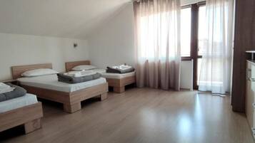 2 bedrooms, iron/ironing board, WiFi, bed sheets