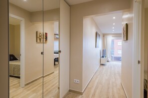 3 bedrooms, iron/ironing board, WiFi, bed sheets - LA Plaza Cataluña Está A 10 Estaciones DE Metro (Esplugues de Llobregat)