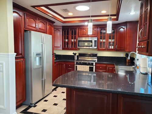 Charming 4-bedroom house with WiFi and AC in tranquil Diamond Bar