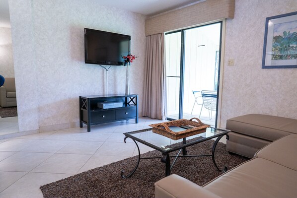 TV - Family Townhouse Resort Next to Disney Entrance (Osceola County)