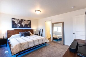 4 soverom, safe på rommet, skrivebord og strykejern/-brett