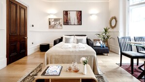 Basic Apartment | 1 bedroom, desk, laptop workspace, iron/ironing board - Bright and Modern Mayfair Apartment (London)
