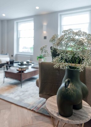 Interior - Notting Hill Gate Residence II (London)