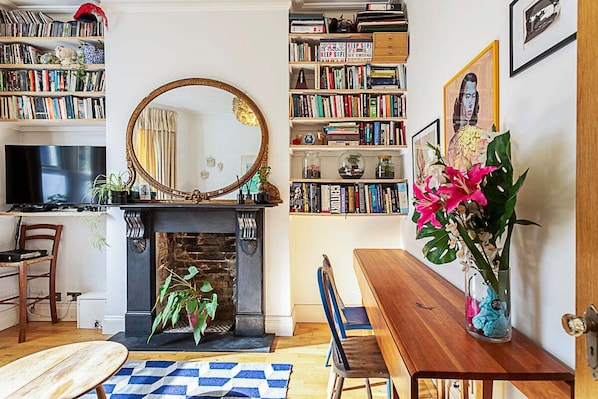 Apartment | Living room - Charming Acton Dollhouse (London)