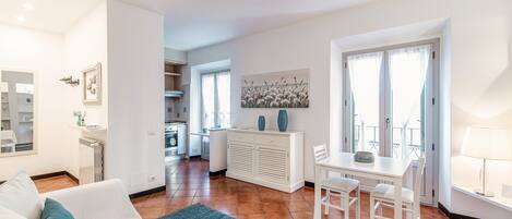 Apartemen | 2 kamar tidur, setrika/meja setrika, dan Wi-Fi gratis