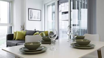 Basic Apartment | Private kitchen | Fridge, microwave, oven, stovetop