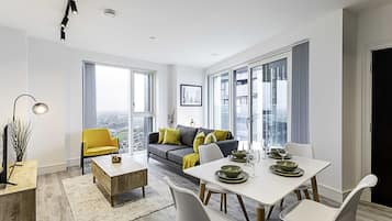 Basic Apartment | Dining