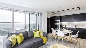 Basic Apartment | Living area | TV