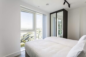 Basic Apartment | 2 bedrooms, desk, laptop workspace, iron/ironing board