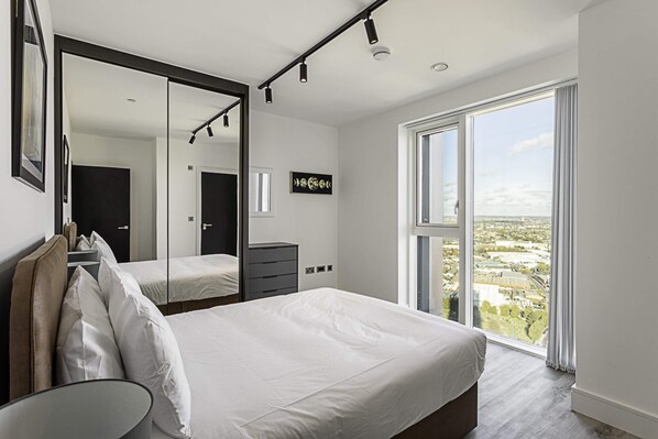 基本公寓 | 2 間臥室、書桌、筆電工作空間、熨斗/熨衣板