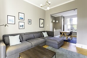 Basic Apartment | Living area - Idyllic Islington Flat (London)