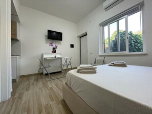 1 bedroom, iron/ironing board, bed sheets - TropeaEscape (Tropea)