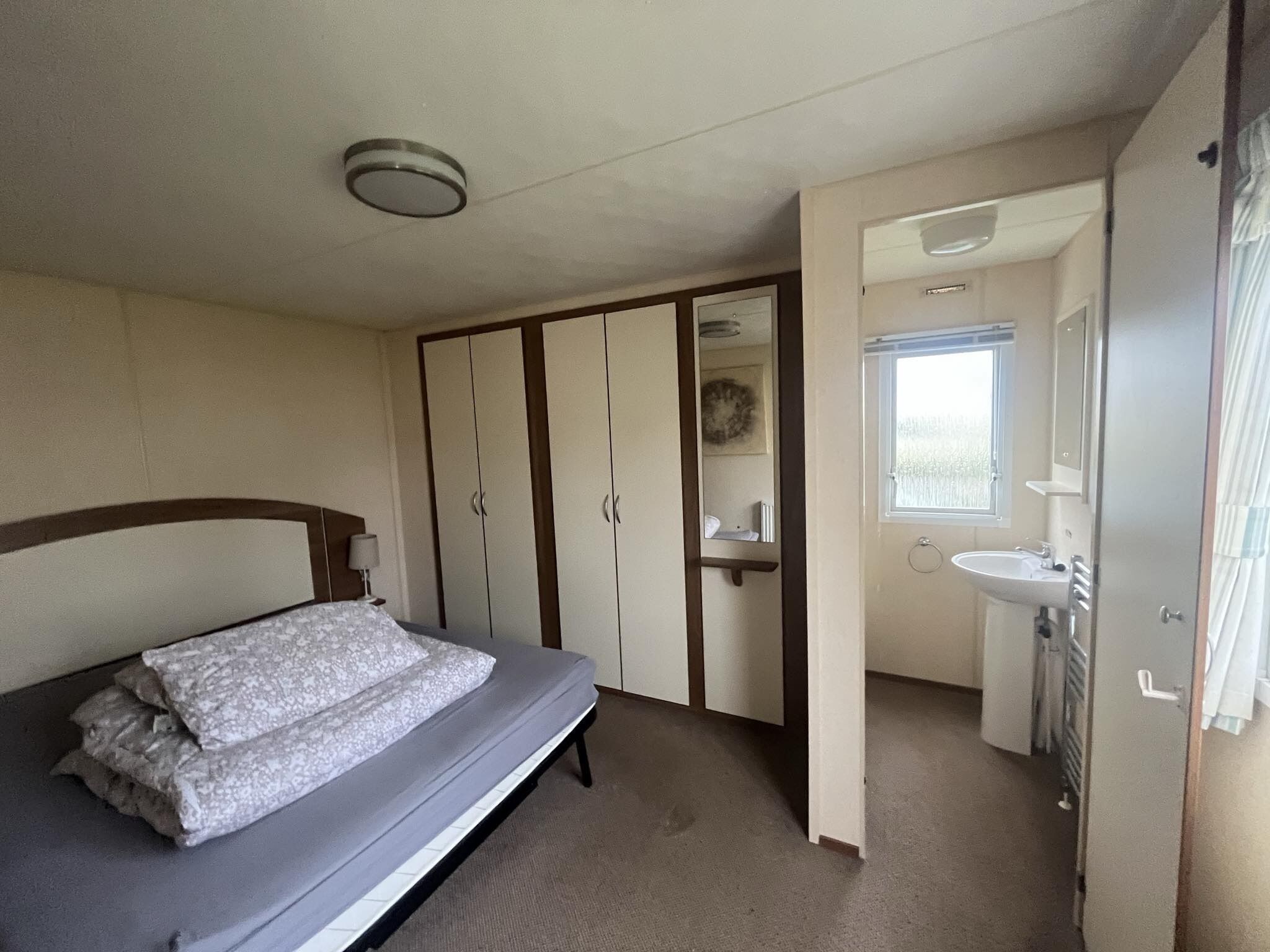 2 bedrooms, bed sheets
