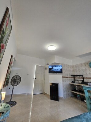 Family Apartment | 2 bedrooms, free WiFi, bed sheets