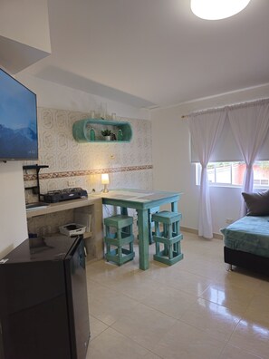 Family Apartment | Free WiFi, bed sheets