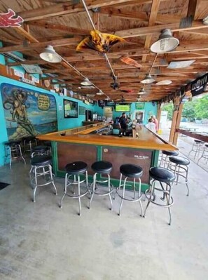 Bar (en la propiedad)