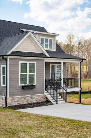 المنشأة من الخارج