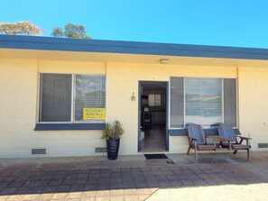 Unclassified image, 4 of 14, button - 1/7 Cameron St, PT VINCENT (behind Gerimias)
SLEEPS 5 ; 2 bedrooms - QN, Trio bunk
BEDDING: Quilts and pillows provided (BYO all linen). Optional linen purchase @ $25 per person (1 week notice reqd)
PROPERTY DETAILS: RC spli (Port Vincent)