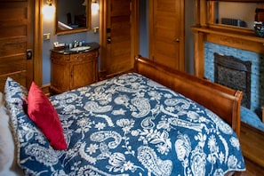 1 bedroom, WiFi - Welcome to the historic Elk River Hotel & Cafe! Located riverfront on the beautiful Elk River, and just 2 miles from I-79, you are moments away from all that the Sutton area has to offer. Guest in town to enjoy the gorgeous outdoor scenery and recrea (Sutton)