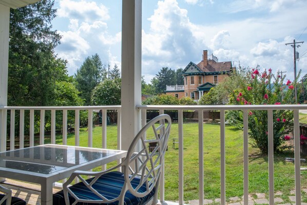 Outdoor dining - Welcome to the historic Elk River Hotel & Cafe! Located riverfront on the beautiful Elk River, and just 2 miles from I-79, you are moments away from all that the Sutton area has to offer. Guest in town to enjoy the gorgeous outdoor scenery and recrea (Sutton)