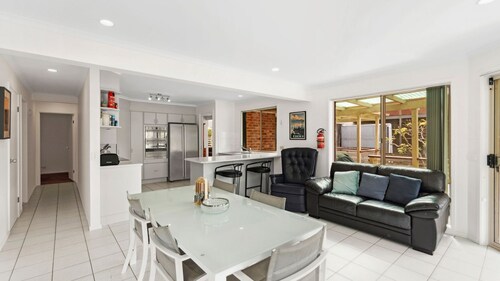 Lovely family beach house. Pet friendly and walk to beach