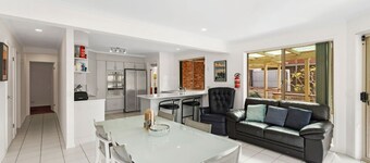 Lovely family beach house. Pet friendly and walk to beach