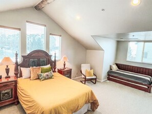 1 slaapkamer, een strijkplank/strijkijzer, gratis wifi, beddengoed