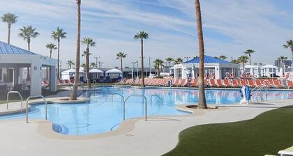 One bedroom spacious relaxing villa in Las Vegas 10 mins from strip