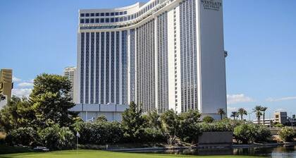 One bedroom spacious relaxing villa in Las Vegas 10 mins from strip