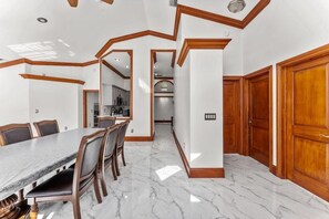 Dining - Spacious home for the whole family in Boca Raton. 10 min from the beach! (Boca Raton)