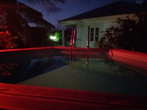 F3 tout confort avec  piscine  résidence les Embruns  Damencourt Le Moule