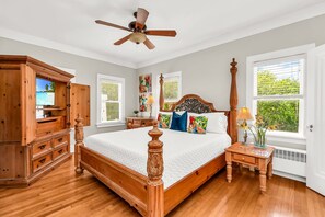 7 bedrooms, desk, free WiFi, bed sheets