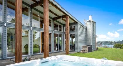 923 Takatu - Tawharanui Peninsular Holiday Home
