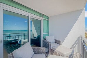 Property grounds - Direct Ocean Front Studio Newly Renovated! (Myrtle Beach)