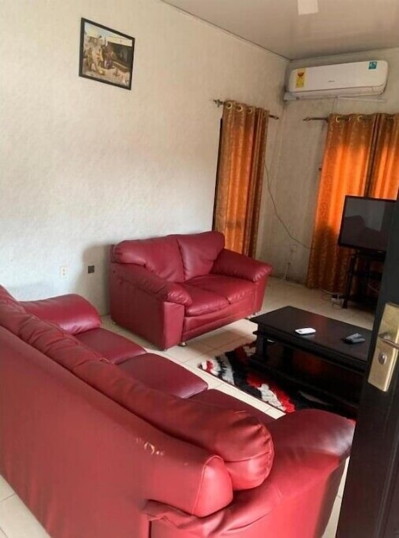 Danso Plaza Vacation Rentals - Akra